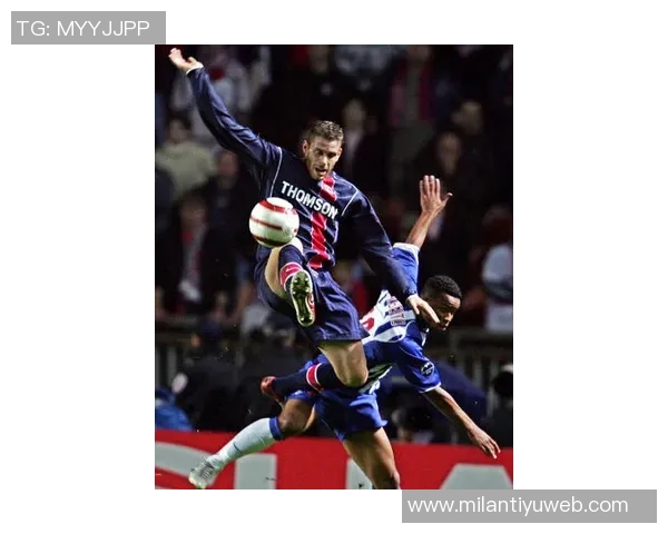 巴黎圣日耳曼关注葡超新星阿尔贝托科斯塔与卡布拉尔的转会动态